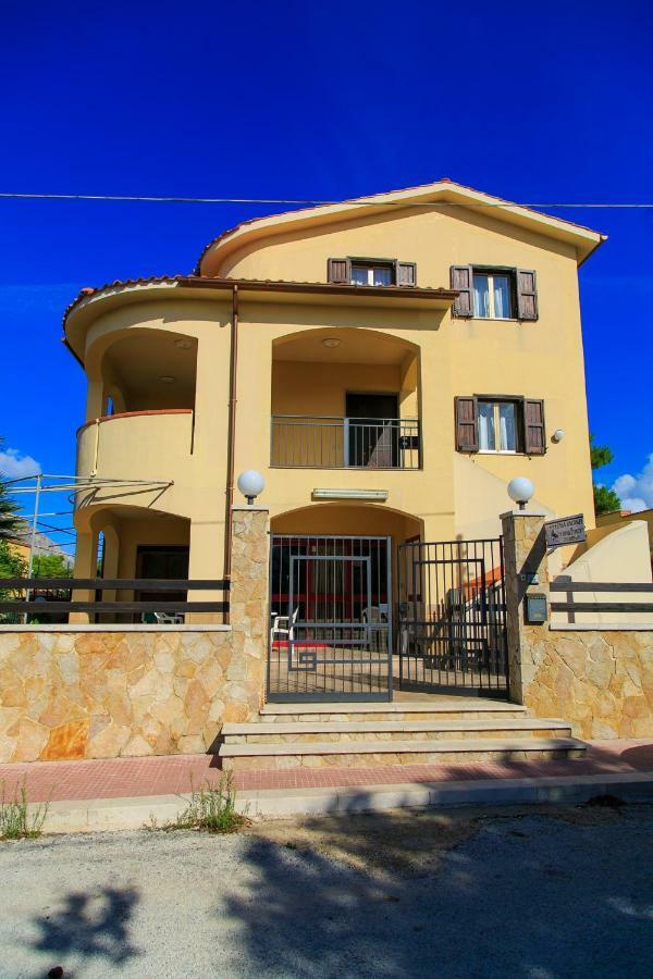 אפרטהוטל ולדריצ'ה Casa Vacanze L'Orizzonte מראה חיצוני תמונה