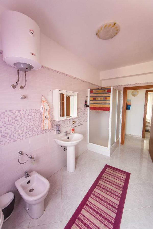 אפרטהוטל ולדריצ'ה Casa Vacanze L'Orizzonte מראה חיצוני תמונה