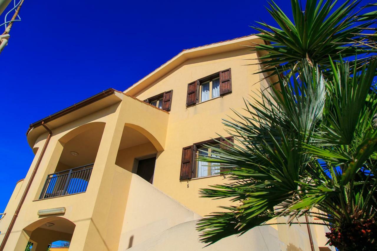אפרטהוטל ולדריצ'ה Casa Vacanze L'Orizzonte מראה חיצוני תמונה